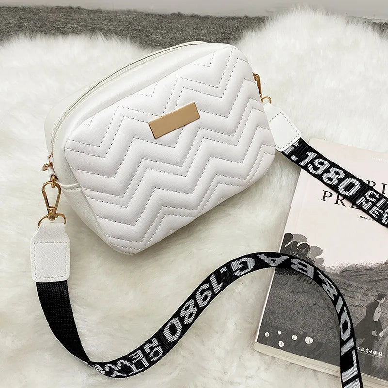 👜 Padded Crossbody Bag – Elegance and Comfort for Everyday Life!